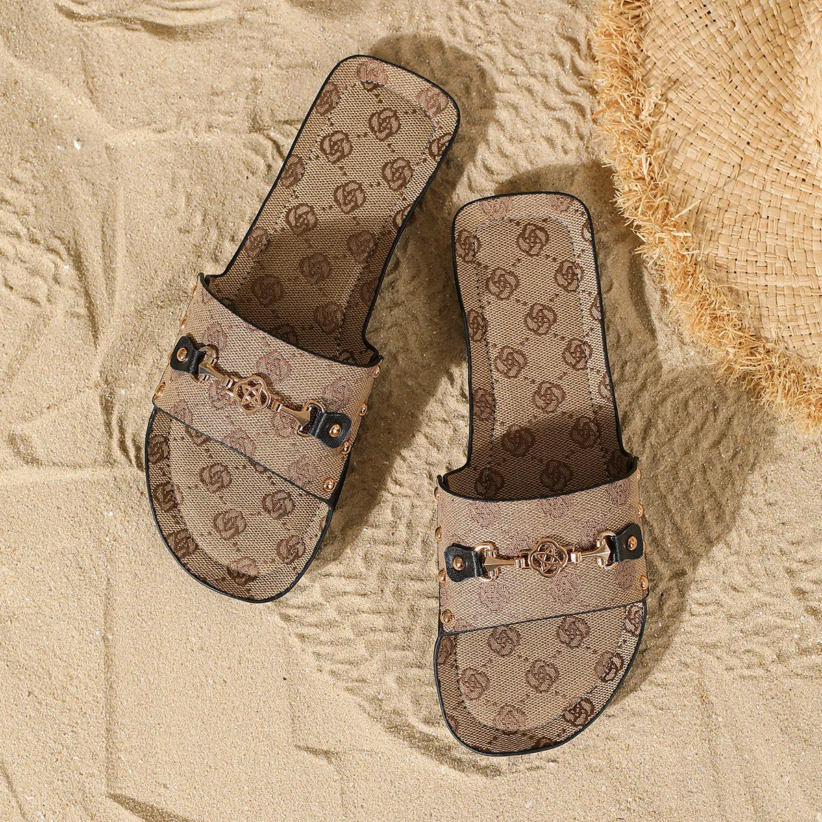 Heiß begehrte, versandkostenfreie, flache Einteiler-Sandalen mit runder Spitze – leichtes und minimalistisches Design, perfekt für den Strand_voghion.com