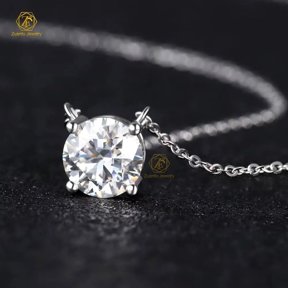 Schlichter Partyschmuck aus 925er Sterlingsilber mit vier Krappen, rundem Brillantschliff, 8 mm, 2 Karat Moissanit-Anhänger._voghion.com