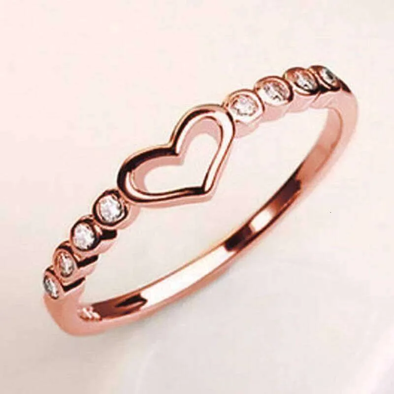 Eleganti anelli da donna a forma di cuore con zirconi cubici lucidi, squisiti accessori di moda da indossare tutti i giorni per gioielli versatili femminili._voghion.com
