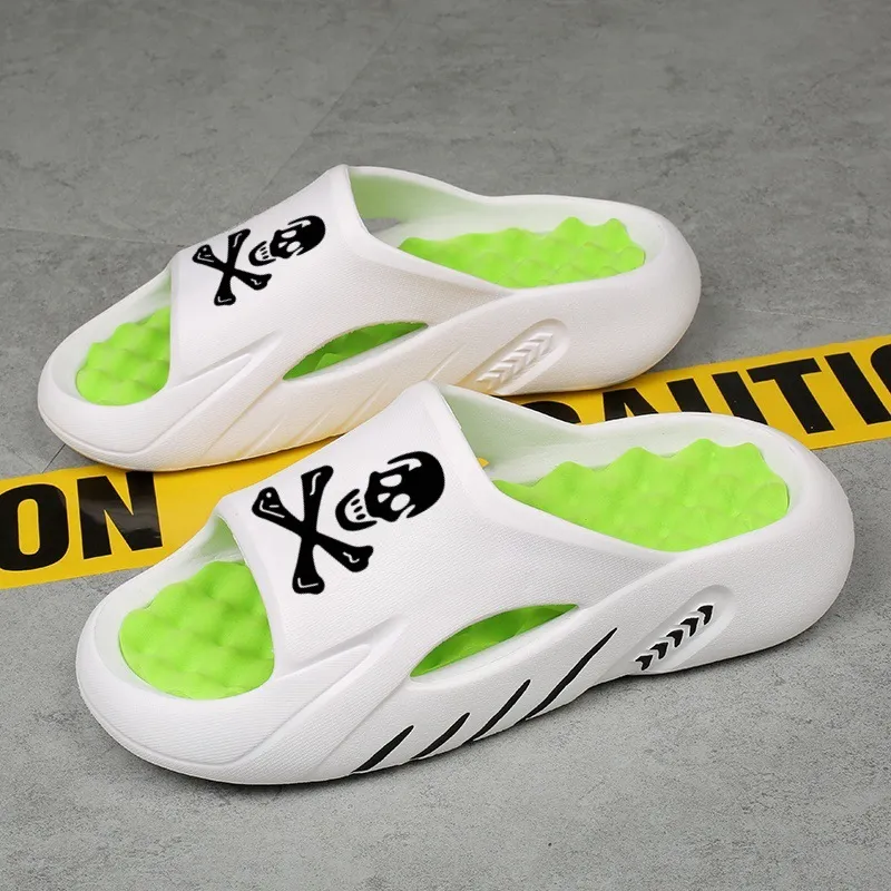 Gratis verzending 2026 Zomer Nieuwe slippers met doodskopprint voor koppels Zachte zool Casual Slipbestendig Duurzame strandsandalen Maat L_voghion.com