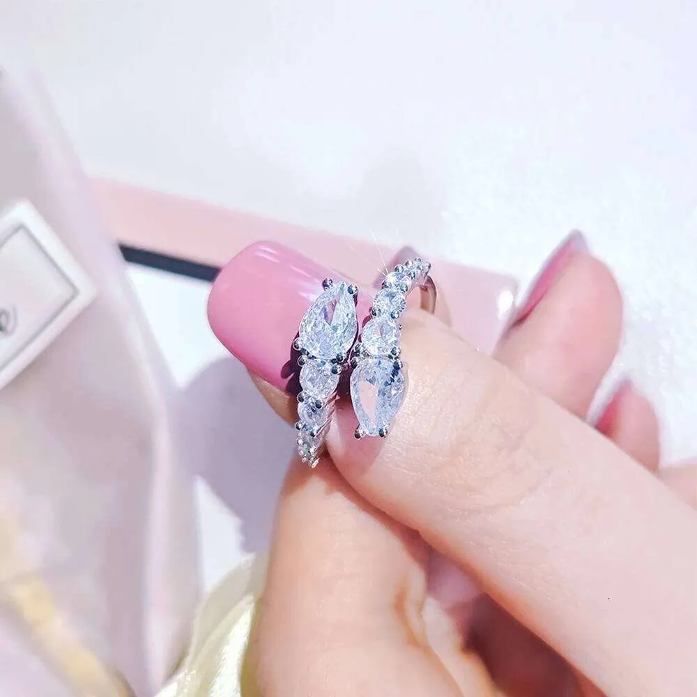 Einzigartiger Verstellbarer Designer Ring In Silber Für Damen_voghion.com