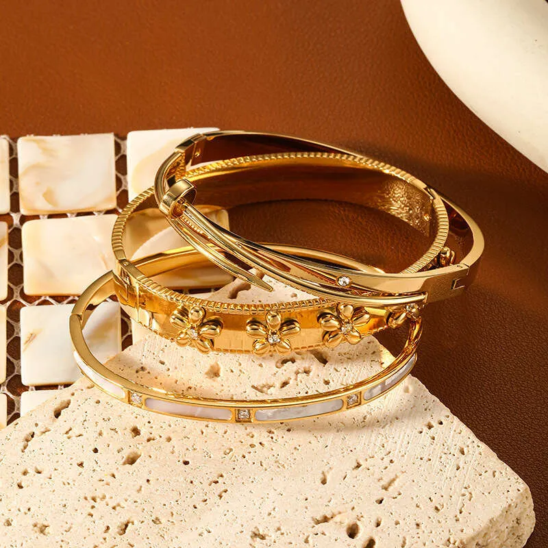Cross Border Trendy Geometric Patchwork 18K Electroplated Gold Women's High End Non Fading Titanium Steel Bracelet Fine_voghion.com