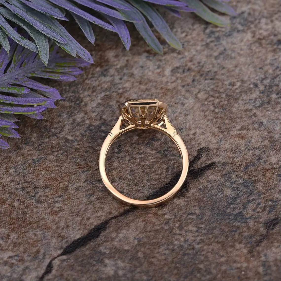 Vintage ring, 10k goud, 25ct smaragd, verlovingsring en moissanite ringset._voghion.com