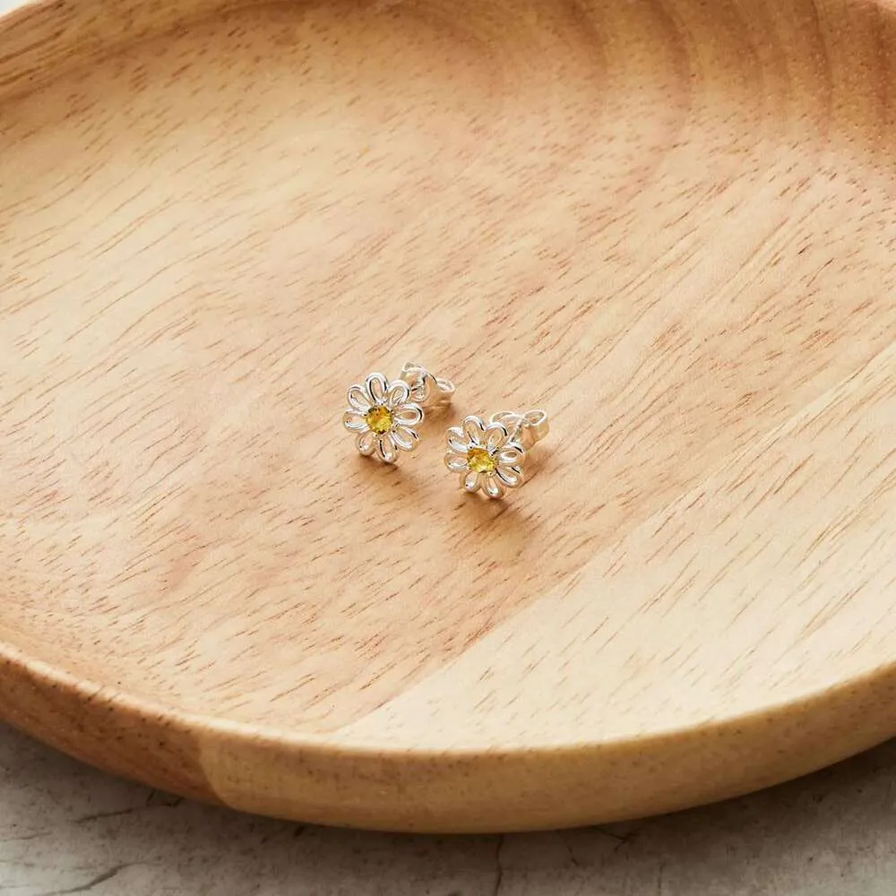 Daisy Stud Earrings With Zircondia Crystals For Everyday Wear_voghion.com