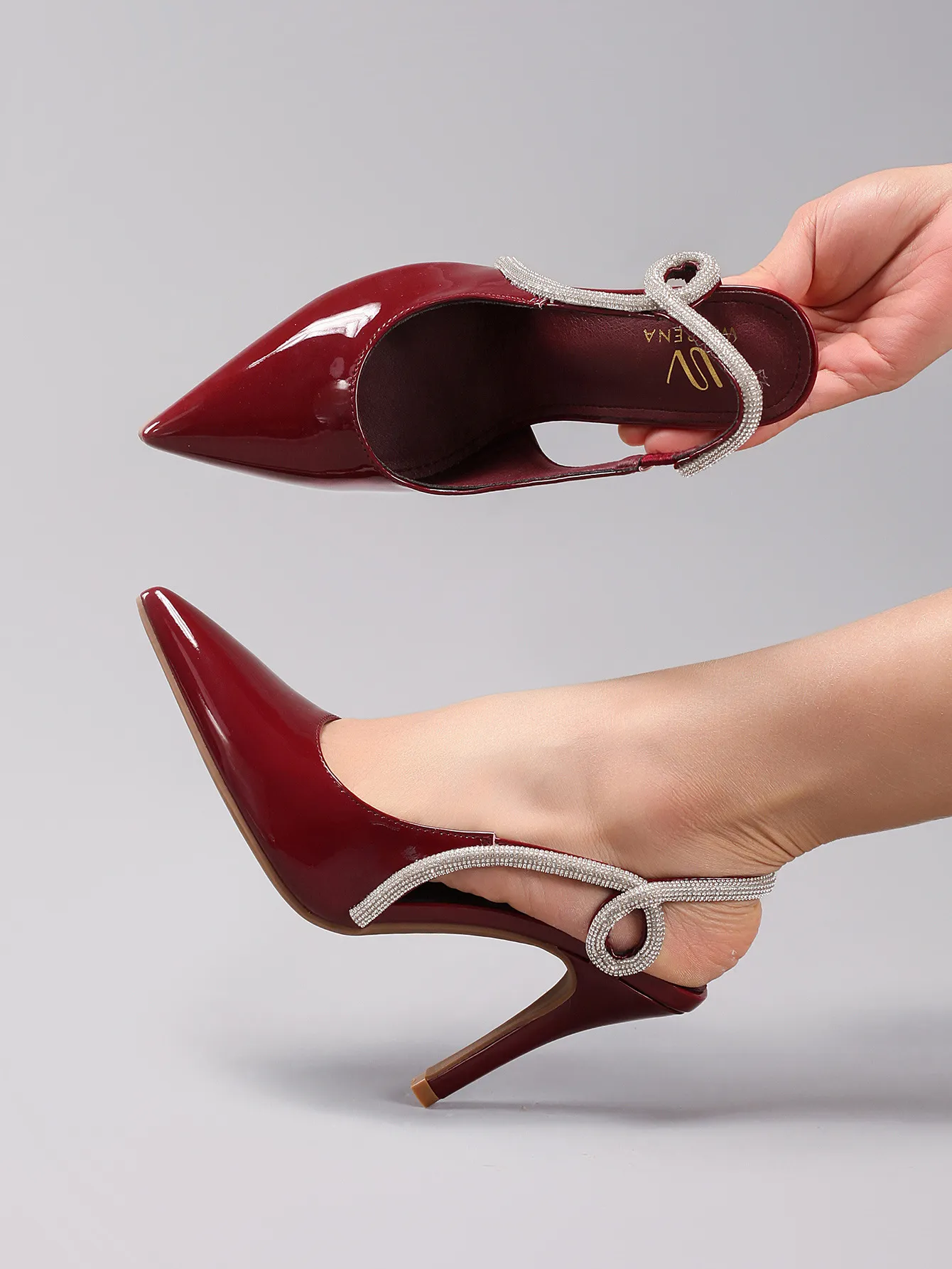 Luxury Crystal Embellished Pointed Toe Slingback Sandals Women_voghion.com