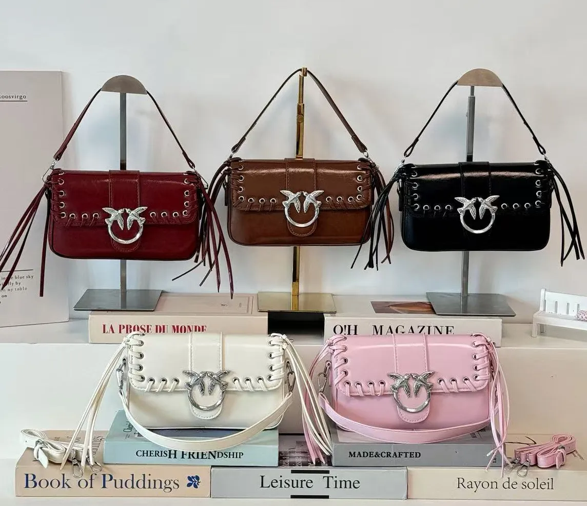 2026年春夏新作 TOUR 2WAY SMALL SHOULDER BAG 2026 New Designer Woven Tassel Swivel Swallow Zadig From