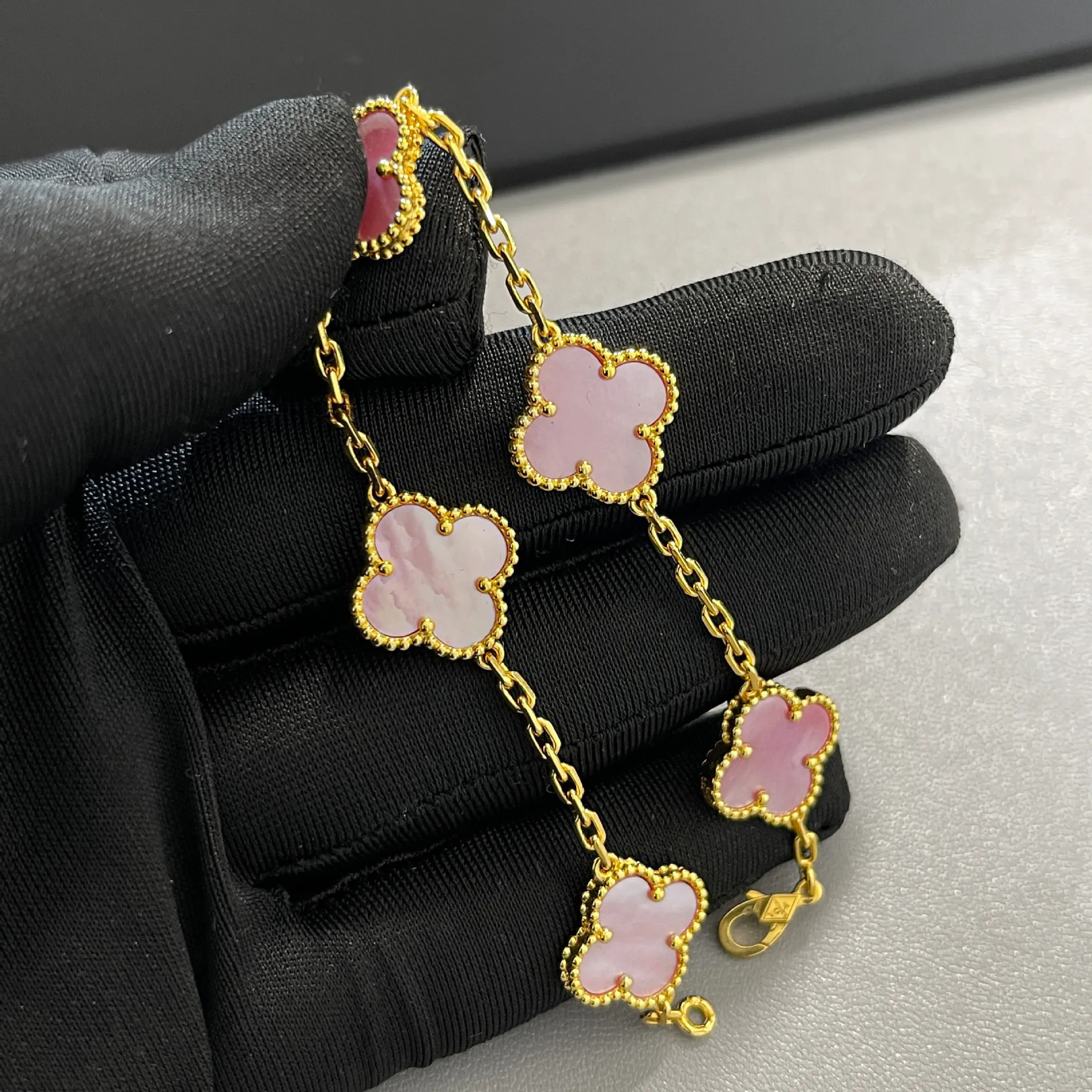 デザイナー ブランド 四つ葉のクローバー ブレスレット 18K ゴールド
