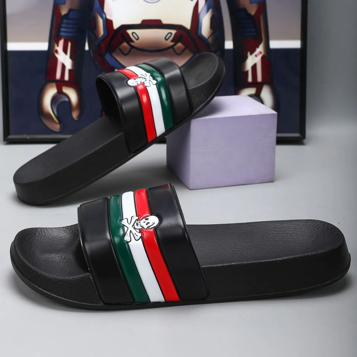 Gratis verzending 2026s nieuwe gestreepte herenschoenen met zachte zool, geschikt voor binnen en buiten, trendy strandmodel, verkrijgbaar in grote maten._voghion.com