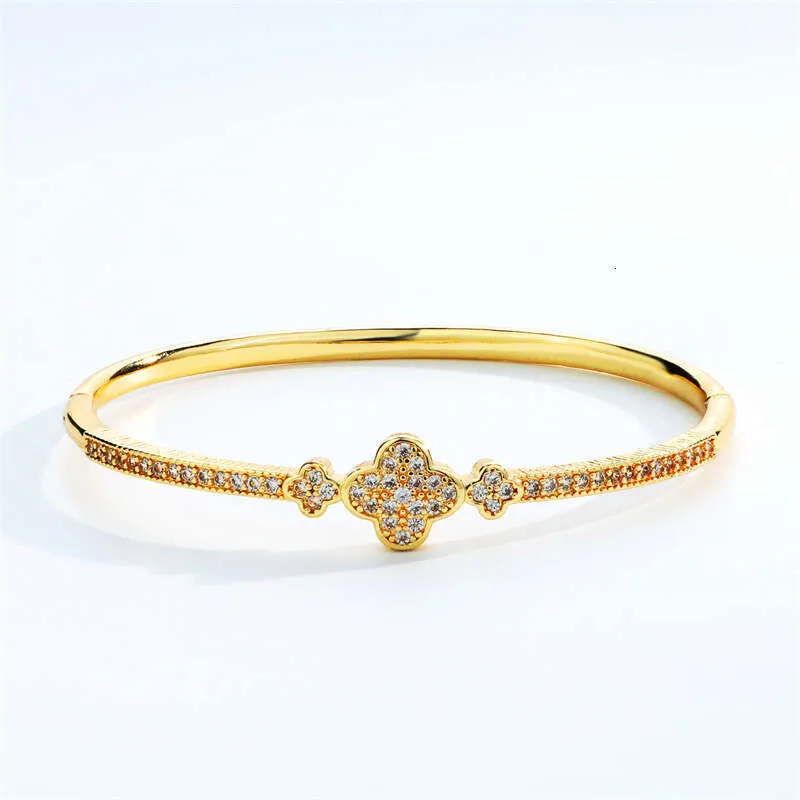 Fashion Accessories Lucky Four Leaf Clover Bracelet Micro Zircon Gemstone Trendy Sparkling Diamond Flower Everyday_voghion.com