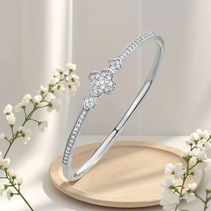 Fashion Accessories Lucky Four Leaf Clover Bracelet Micro Zircon Gemstone Trendy Sparkling Diamond Flower Everyday_voghion.com