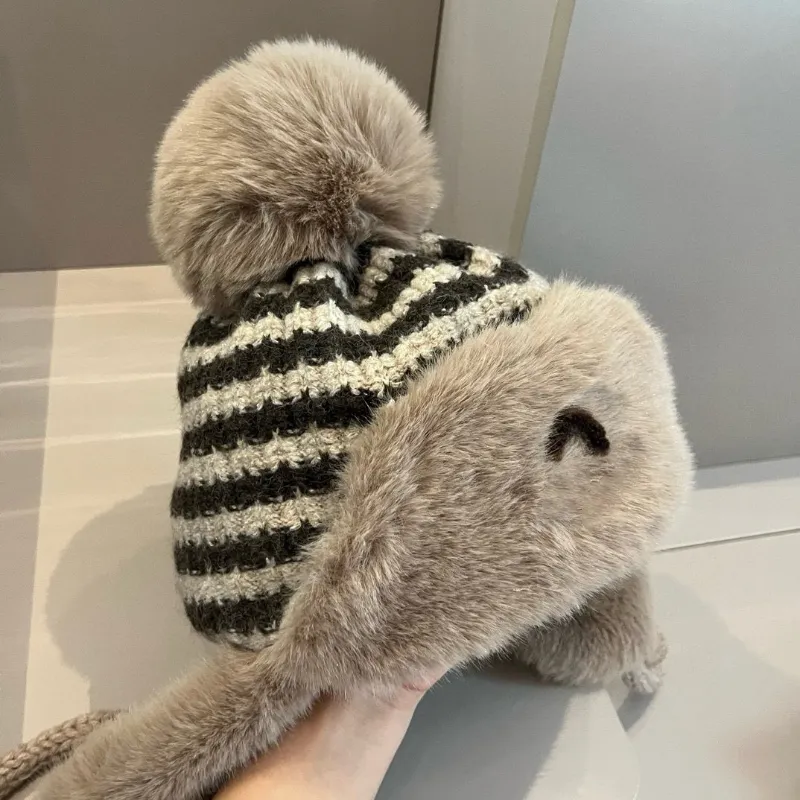 Luxury Designers Trapper Hats Wool Blend Cold Weather Cap  display picture 3