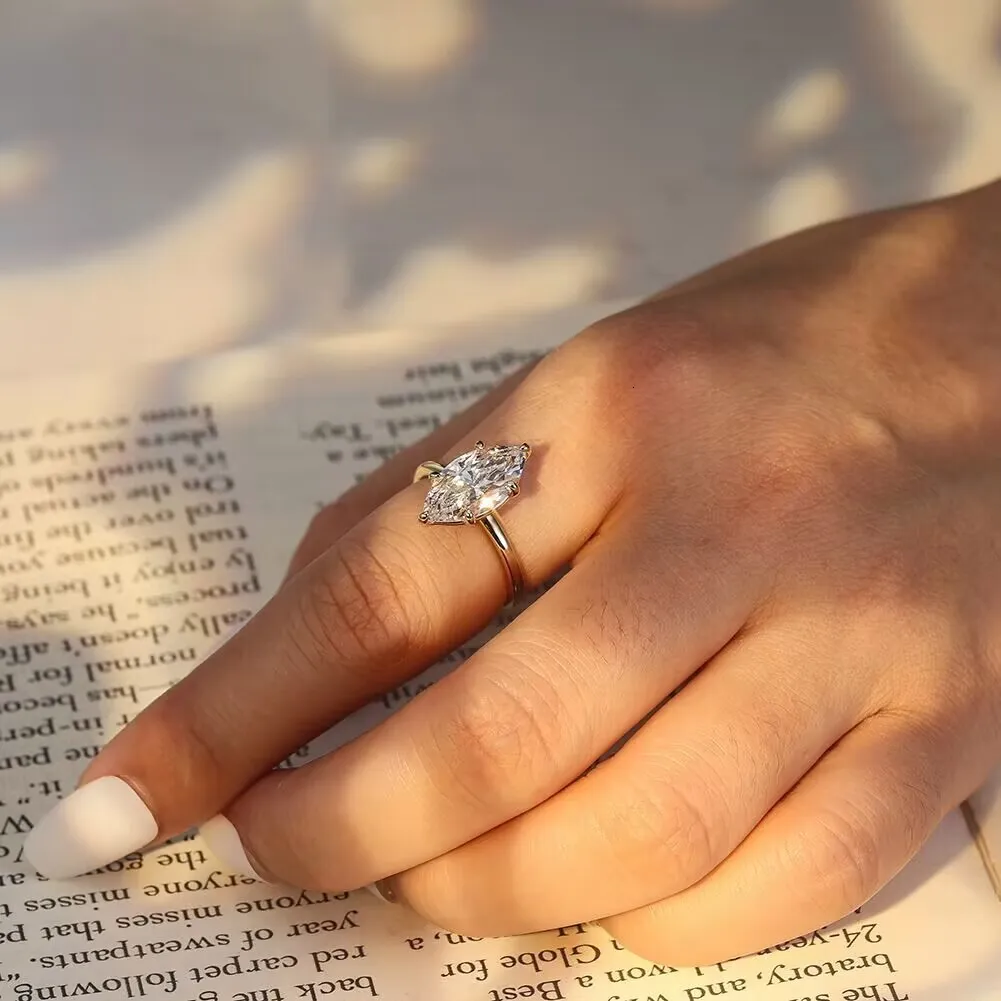 Marquise Cut Lab Grown Diamond Engagement Ring Set In Solid Gold_voghion.com