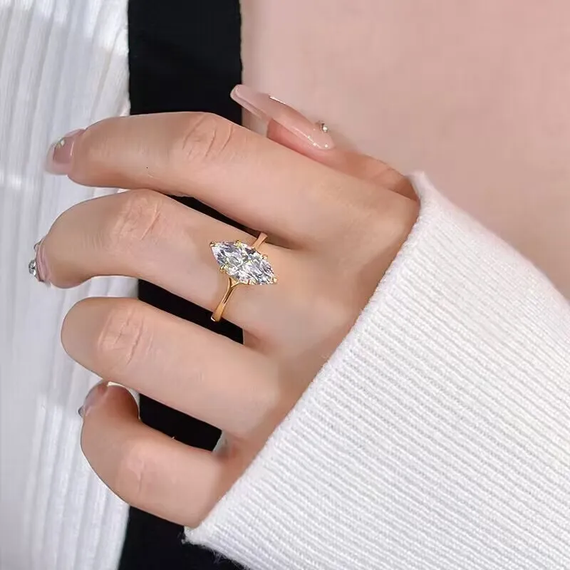 Marquise Cut Lab Grown Diamond Engagement Ring Set In Solid Gold_voghion.com