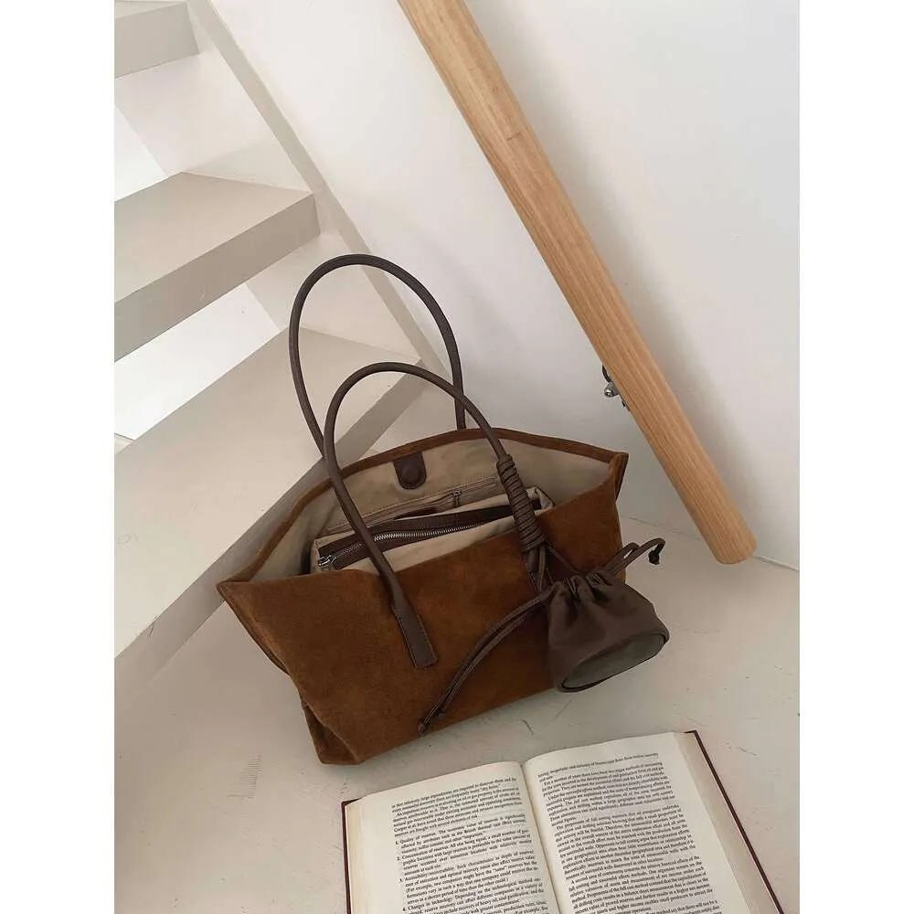 Borsa a spalla da donna in camoscio oversize tote casual di lusso_voghion.com