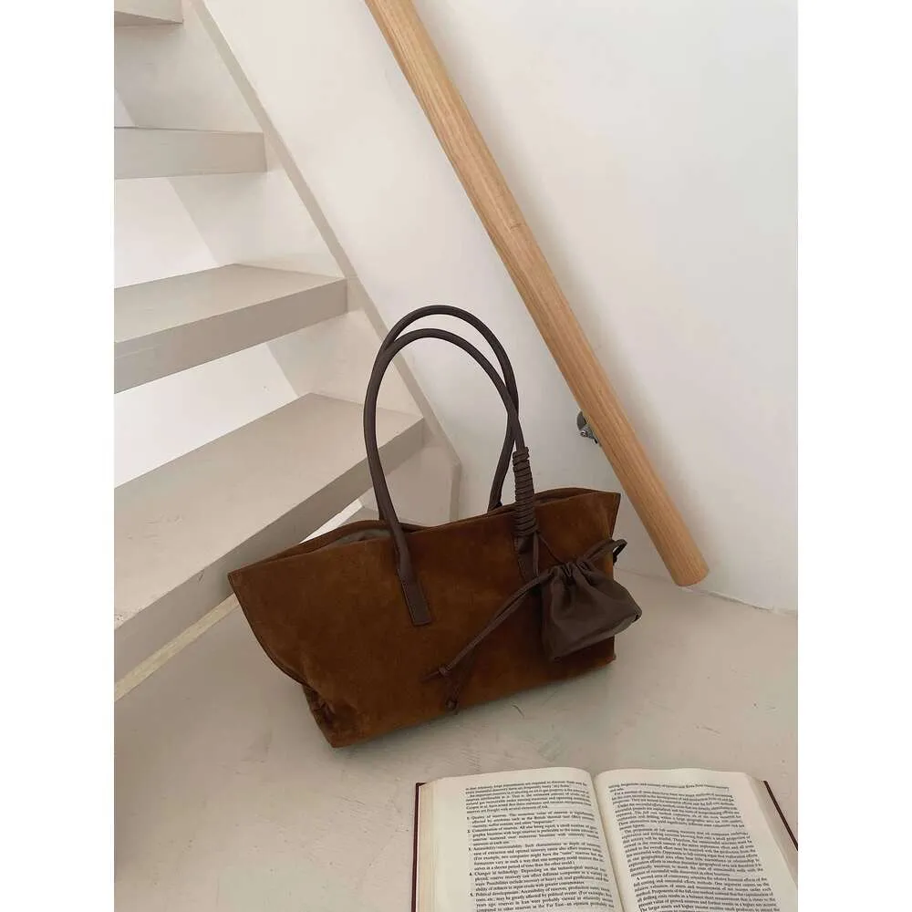 Borsa a spalla da donna in camoscio oversize tote casual di lusso_voghion.com