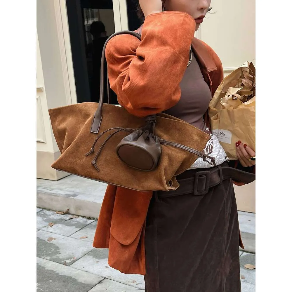 Borsa a spalla da donna in camoscio oversize tote casual di lusso_voghion.com