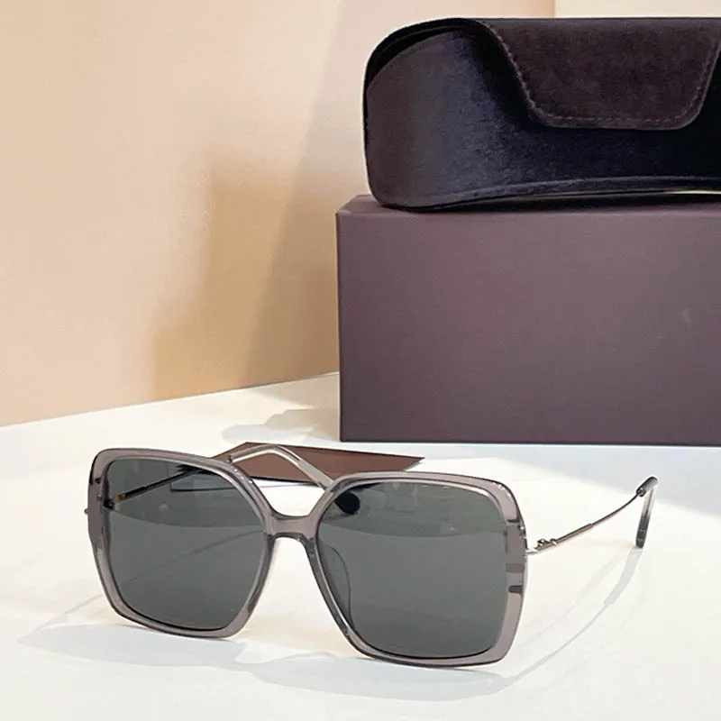Large Square Frame Sunglasses with Polarized Resin Lenses  display picture 3