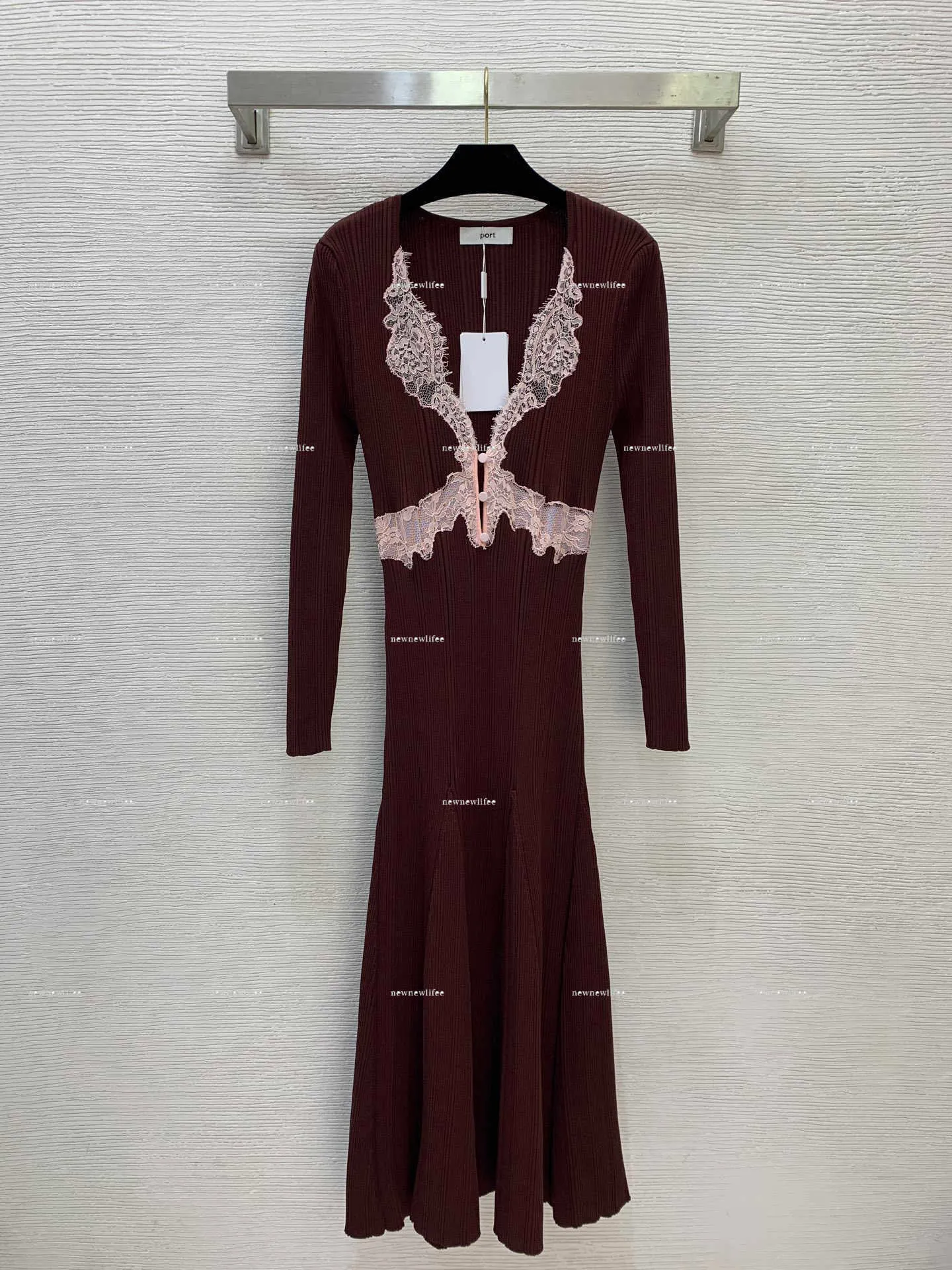polyester knit dress V-neck knee-length for women with long sleeves and ruched detail, sizes S to XL from Dhgate Basic & Casual Dresses Sicilia