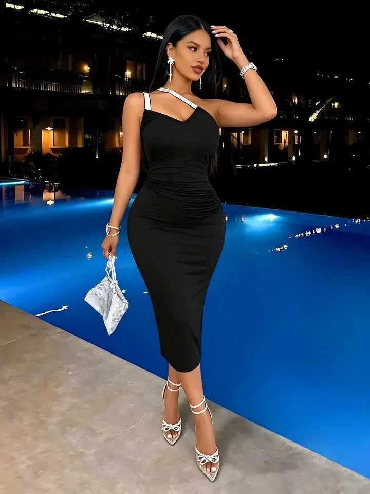 midi bodycon birthday dress Sparkling One Shoulder Black One Shoulder Dress... From Zhosan, Rs.692.01 In Bulk night out looks