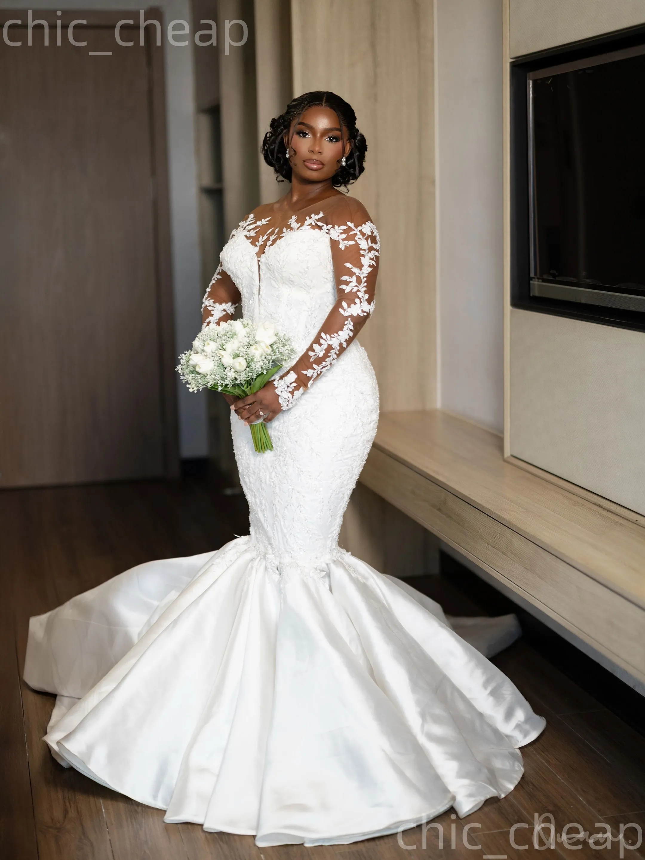 ivory mermaid dress Vintage Plus Size Wedding Dresses With... From Chic_cheap, Rs.24,467.98 diamond sparkly mermaid wedding dress