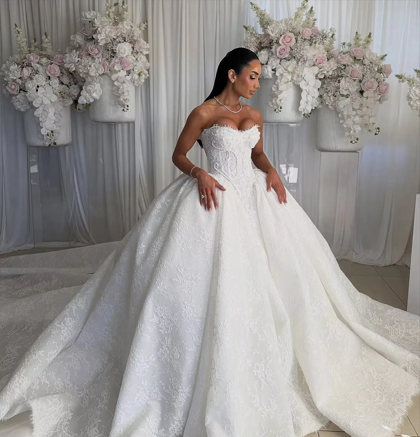 Luxury Sweetheart Wedding Dress Lace Corset Ball... From Donnaweddingdress12, Rs.26,992.31