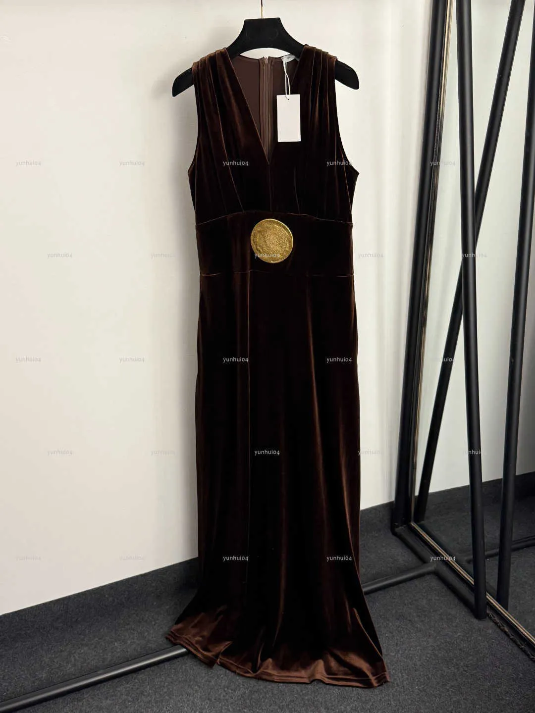 ladies designer party dresses Velvet Maxi Velvet Maxi Dress With Gold... From Yunhui04, Rs.5,943.02 In Bulk mens socks