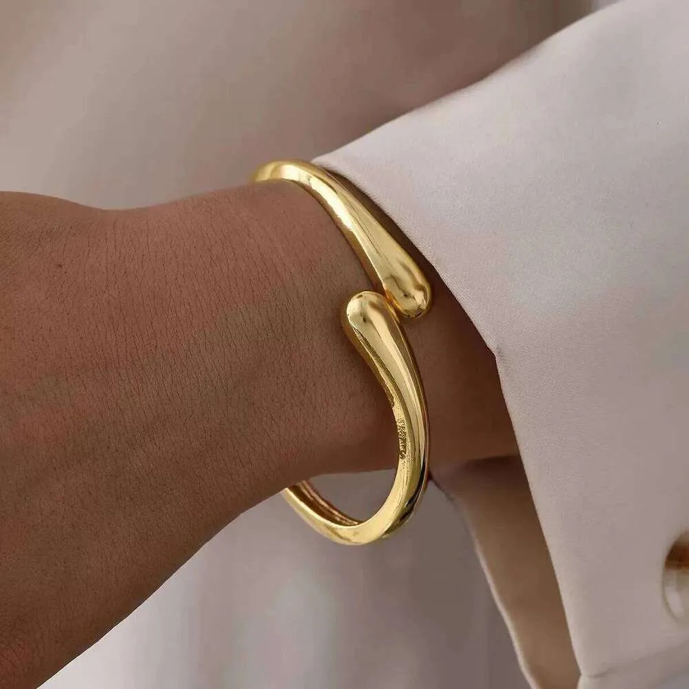 Minimalist Gold Color Chunky Cuff Bangle For Women Fashion Elegant WaterProof Design Open Bracelet Retro Jewelry_voghion.com