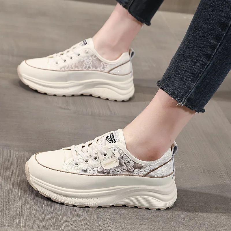 Sneakers plateau da donna in pizzo lacci neri bianchi chunky_voghion.com