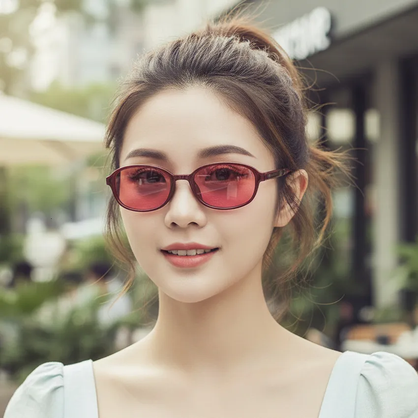 New Womans Street Photography Black Grey UVA UVB Small Frame Classic Sunglasses Korean-style cat eye sunglasses with PC frame and black  main image 4