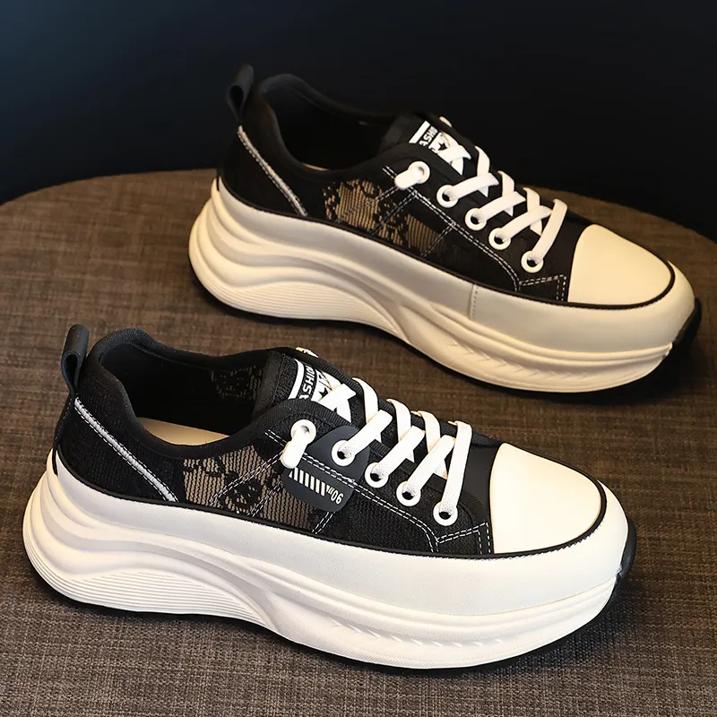 Sneakers plateau da donna in pizzo lacci neri bianchi chunky_voghion.com