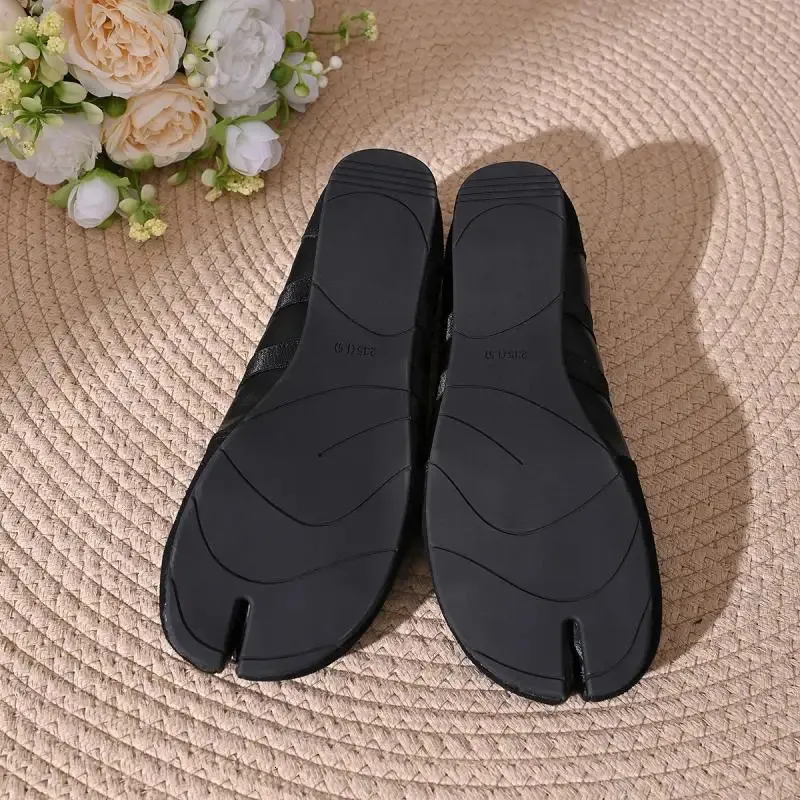 Comfortable Women's Tabi Flat Sandals Non-slip Walking Shoes_voghion.com