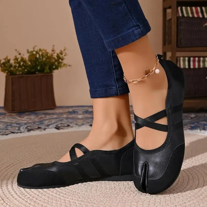 Comfortable Women's Tabi Flat Sandals Non-slip Walking Shoes_voghion.com