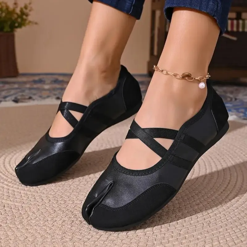 Comfortable Women's Tabi Flat Sandals Non-slip Walking Shoes_voghion.com
