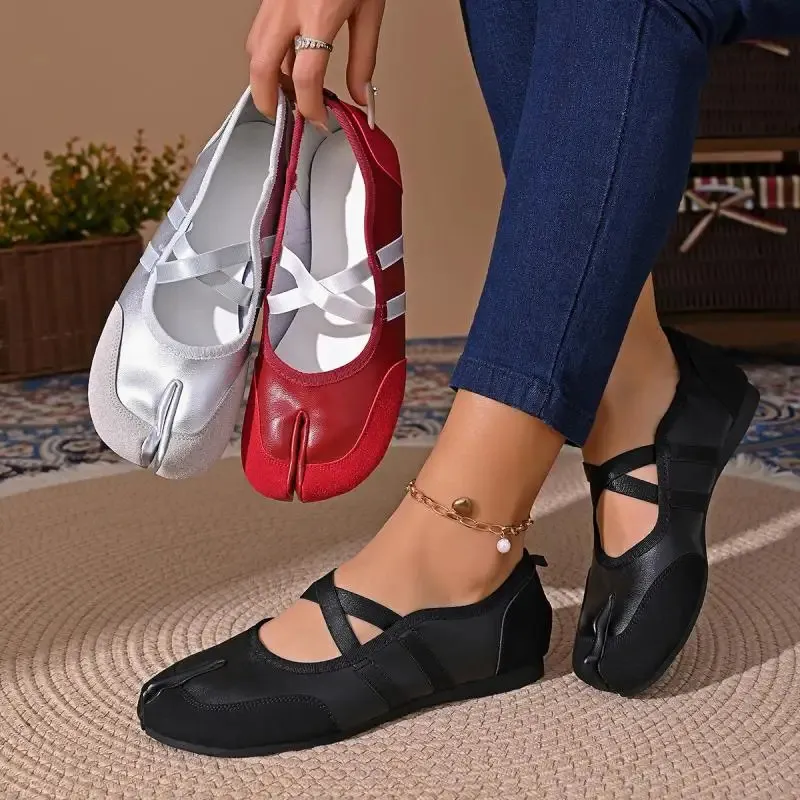 Comfortable Women's Tabi Flat Sandals Non-slip Walking Shoes_voghion.com