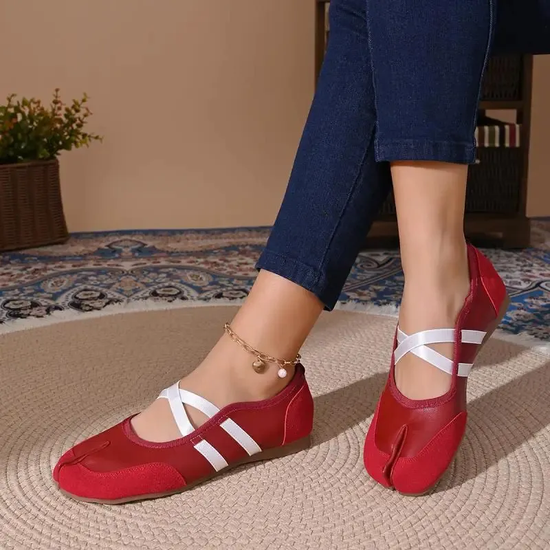 Comfortable Women's Tabi Flat Sandals Non-slip Walking Shoes_voghion.com