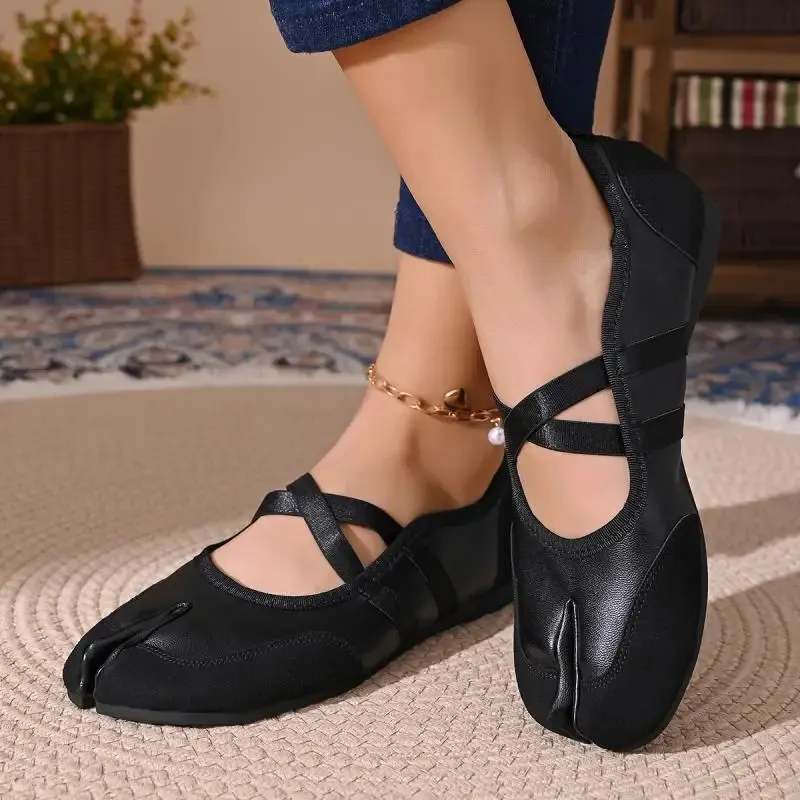 Comfortable Women's Tabi Flat Sandals Non-slip Walking Shoes_voghion.com
