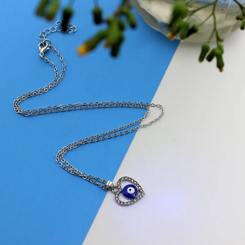 Set di collana e orecchini di lusso da donna con occhi azzurri, elegante e raffinato, 2026, con braccialetti e orecchini di design._voghion.com