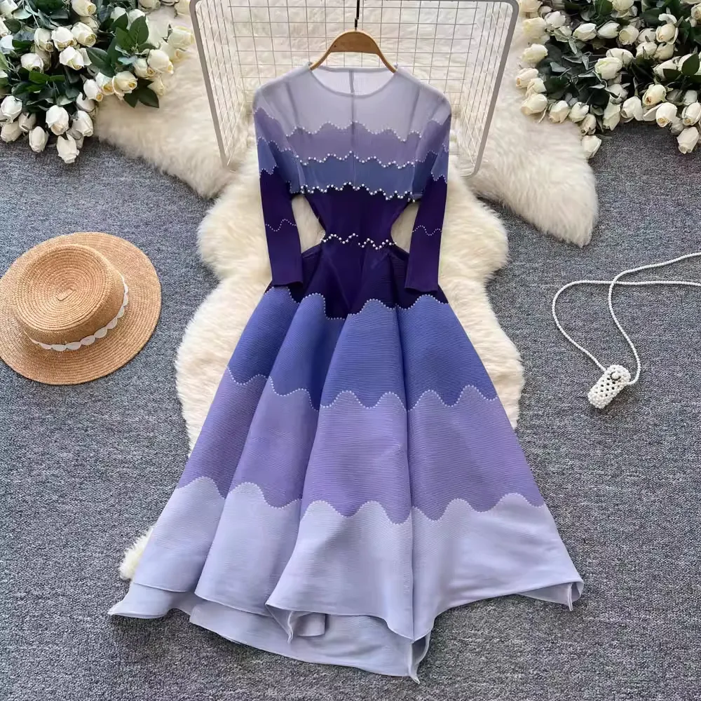 Autumn Women's Color-Block Pleated ombre ss with Heavy Beading, Flared Waist and Slimming