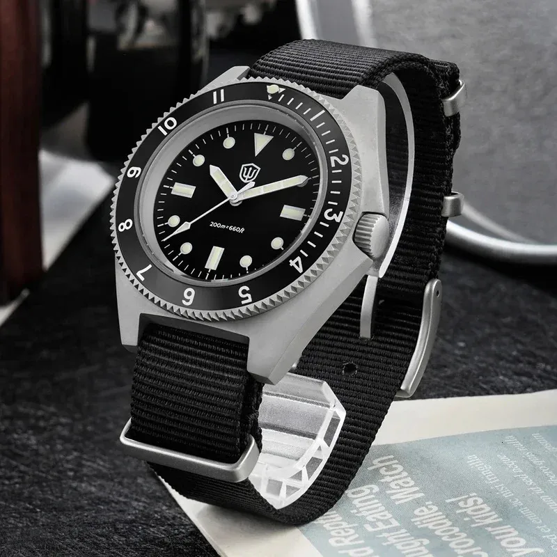 Watchdives WD1972 メンズ腕時計 VH31 スイープセコンド クォーツ