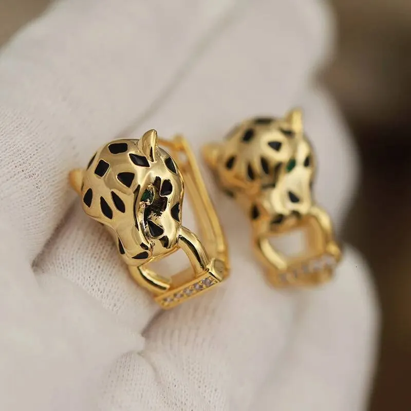 Statement Jewelry Chic Round Black Leopard Crystal Animal Earrings Everyday Styling Essential Ear Accessories Fashion_voghion.com