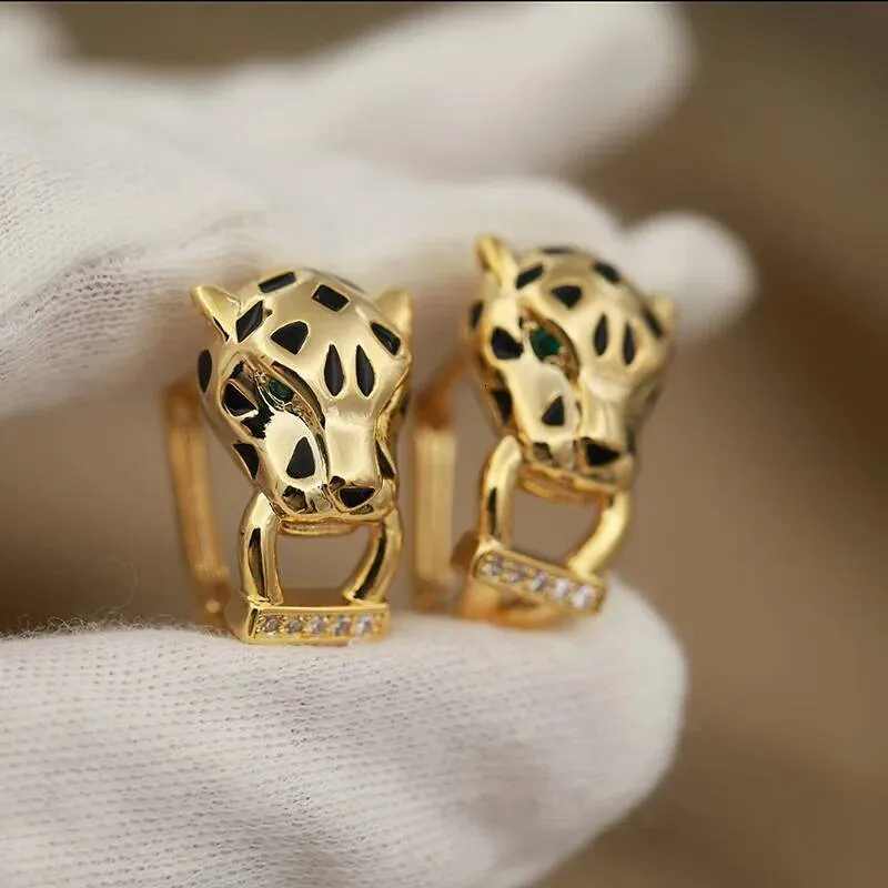 Statement Jewelry Chic Round Black Leopard Crystal Animal Earrings Everyday Styling Essential Ear Accessories Fashion_voghion.com