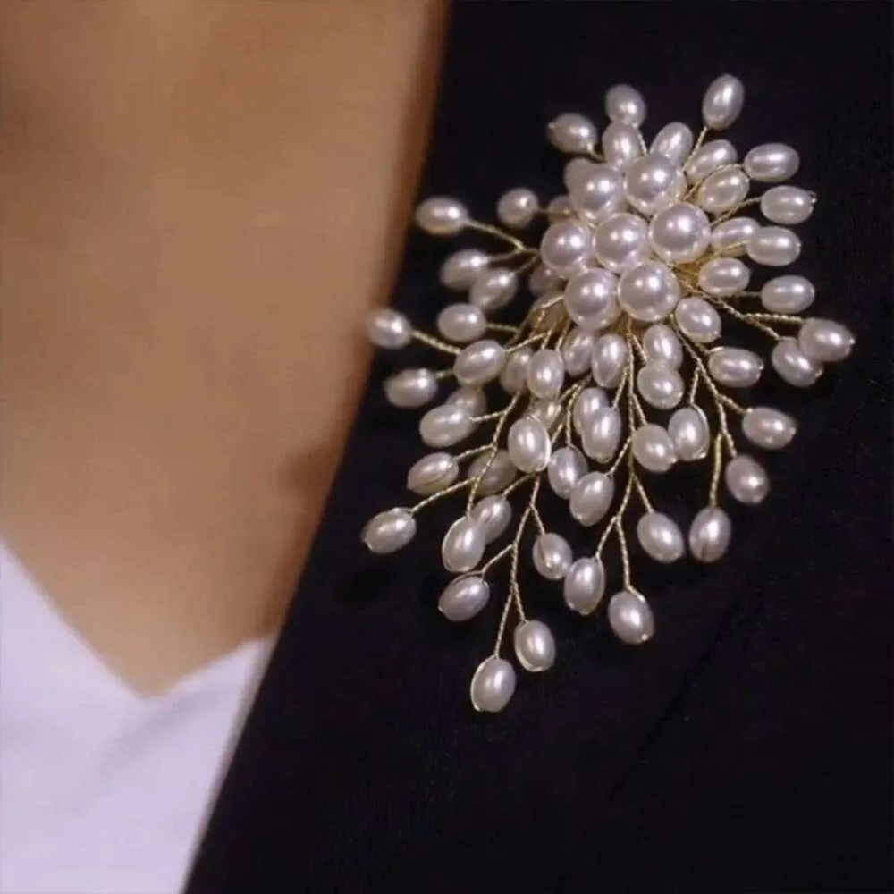 Spilla Elegante Regalo Donna Spilla A Forma Di Insetto In Oro Fatta A Mano Con Perle E Cristalli Spilla Ape Per Occasioni Speciali Spilla Elegante Regalo Donna Spilla A Forma Di Insetto In Oro Fatta A Mano Con Perle E Cristalli Spilla Ape Per Occasioni Speciali