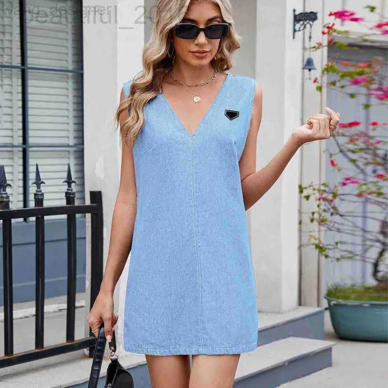 denim floor length dress AKIRA It's Britney Patchwork Maxi 3% Spandex Care InstructionsDo Style 1964 | Casablanca Color:Pewter Food & Beverage