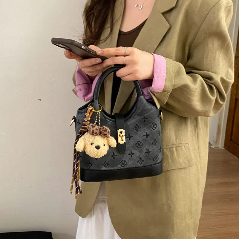 BORSA A TRACOLLA MESSENGER DA DONNA BORSA A TRACOLLA MESSENGER DA DONNA