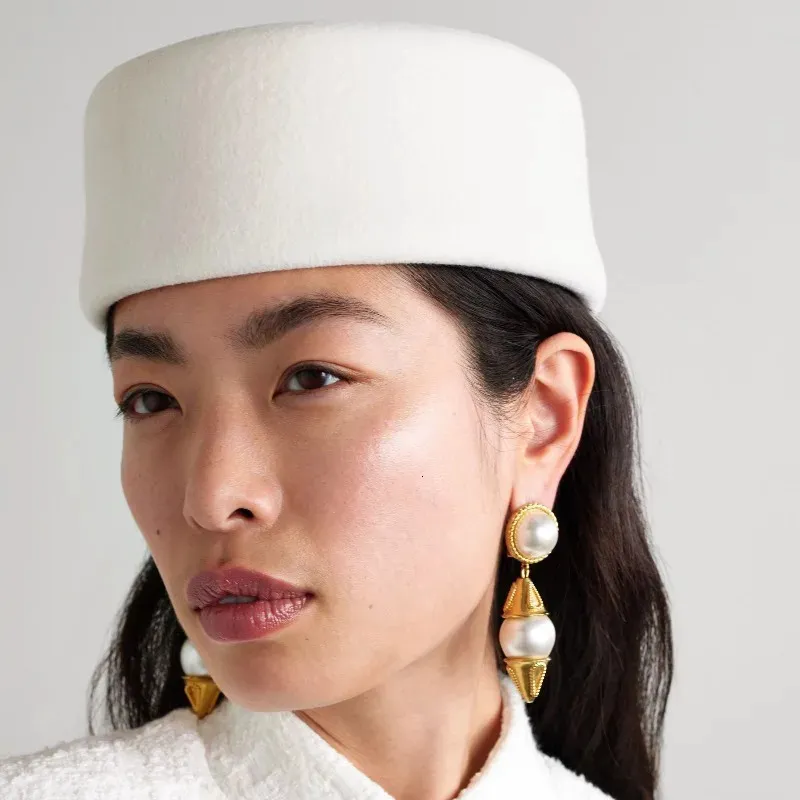 Vintage Hard Top Flat Fedora Hat Women 100% Wool Felt Beret  display picture 2