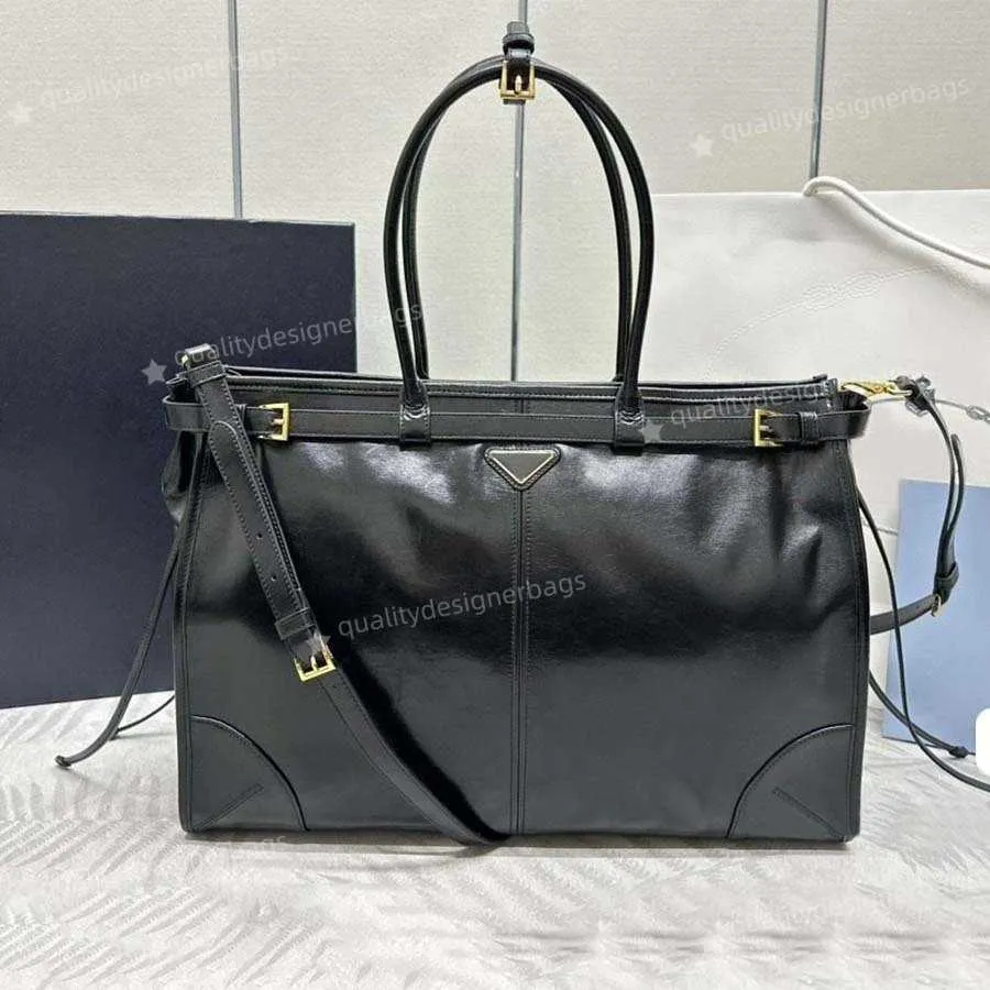 61% OFF 2026 Luxury Designer Tote – Premium PU Leather Handbag for Women, Mini Size, Zipper Closure