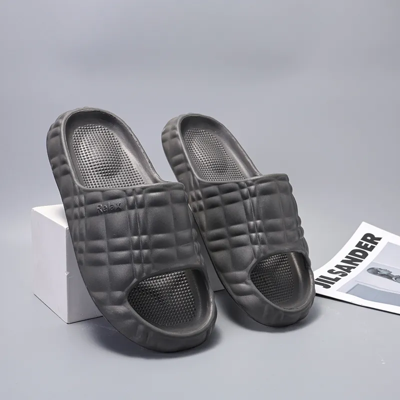 Slides Couple Ultra Light Trendy Plaid Pattern EVA Slippers Summer Outdoor Beach Sandals Fashionable Non Slip Solid_voghion.com