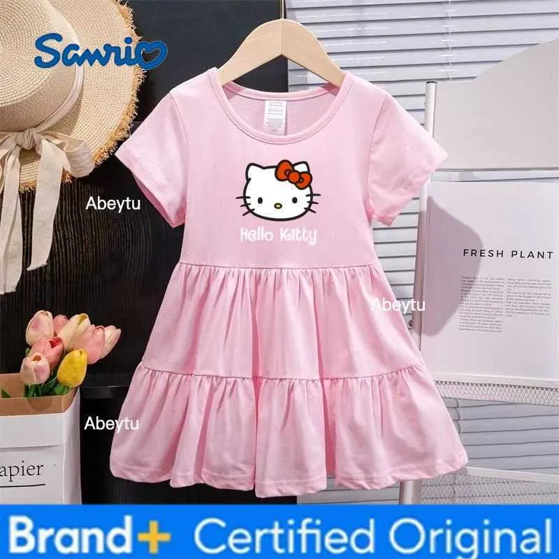 hello kitty princess dress How To DIY Hello Kitty Princess {or any other} Invitations