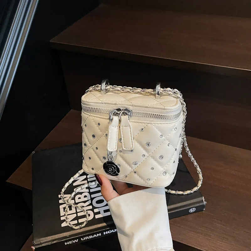 2026 New Design Box Embroidered Thread Diamond Grid Single Shoulder Crossbody High End Feeling Chain Mini Small Square_voghion.com