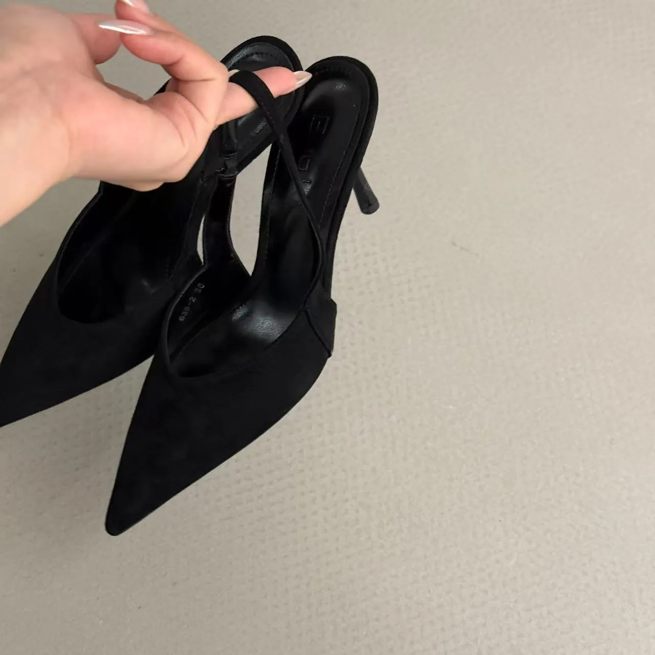 Free Shipping Retro French Leopard Print Heels 2026 New Style Temperament Pointed Toe High Heeled Sandals_voghion.com